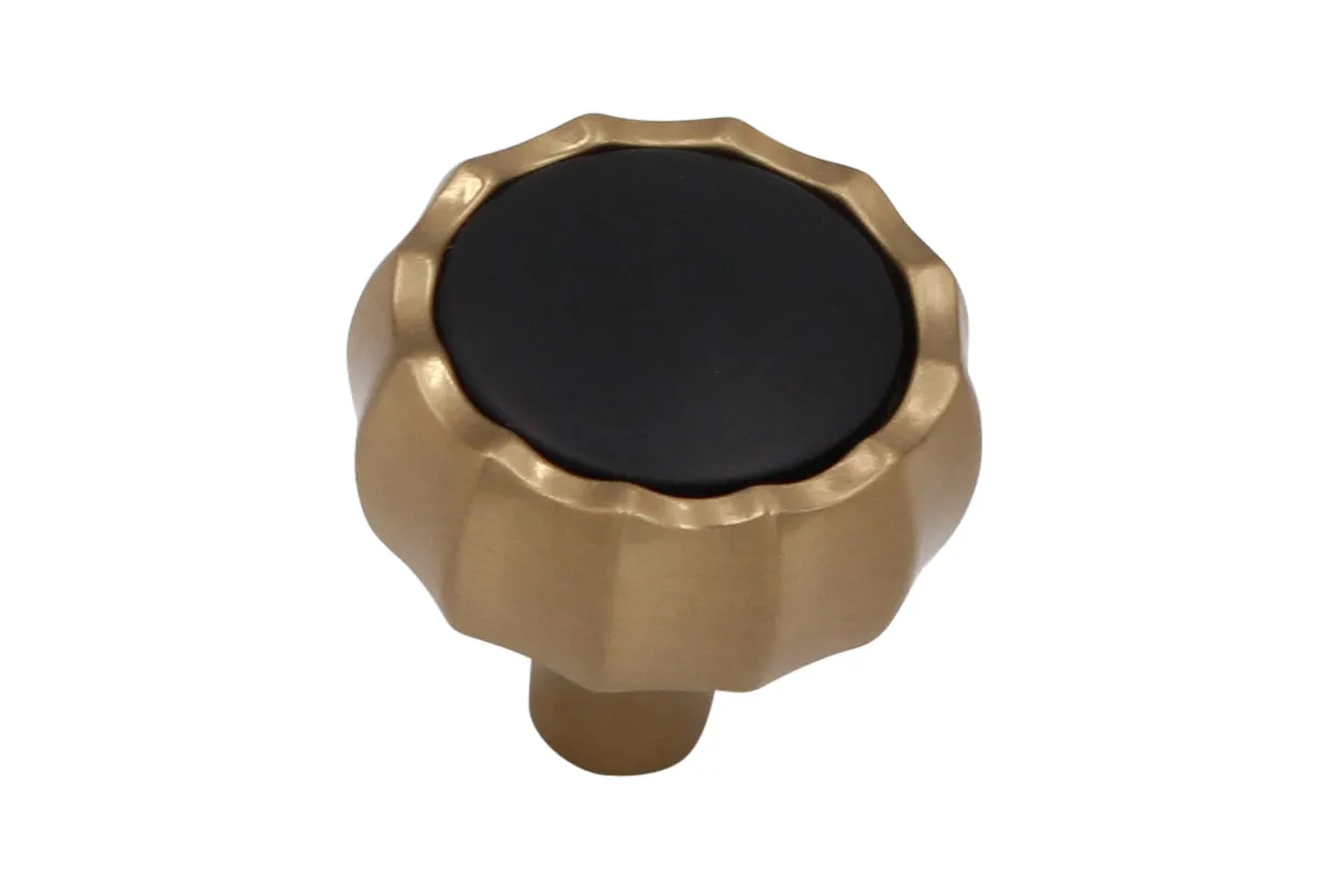 Fluted Round Knob