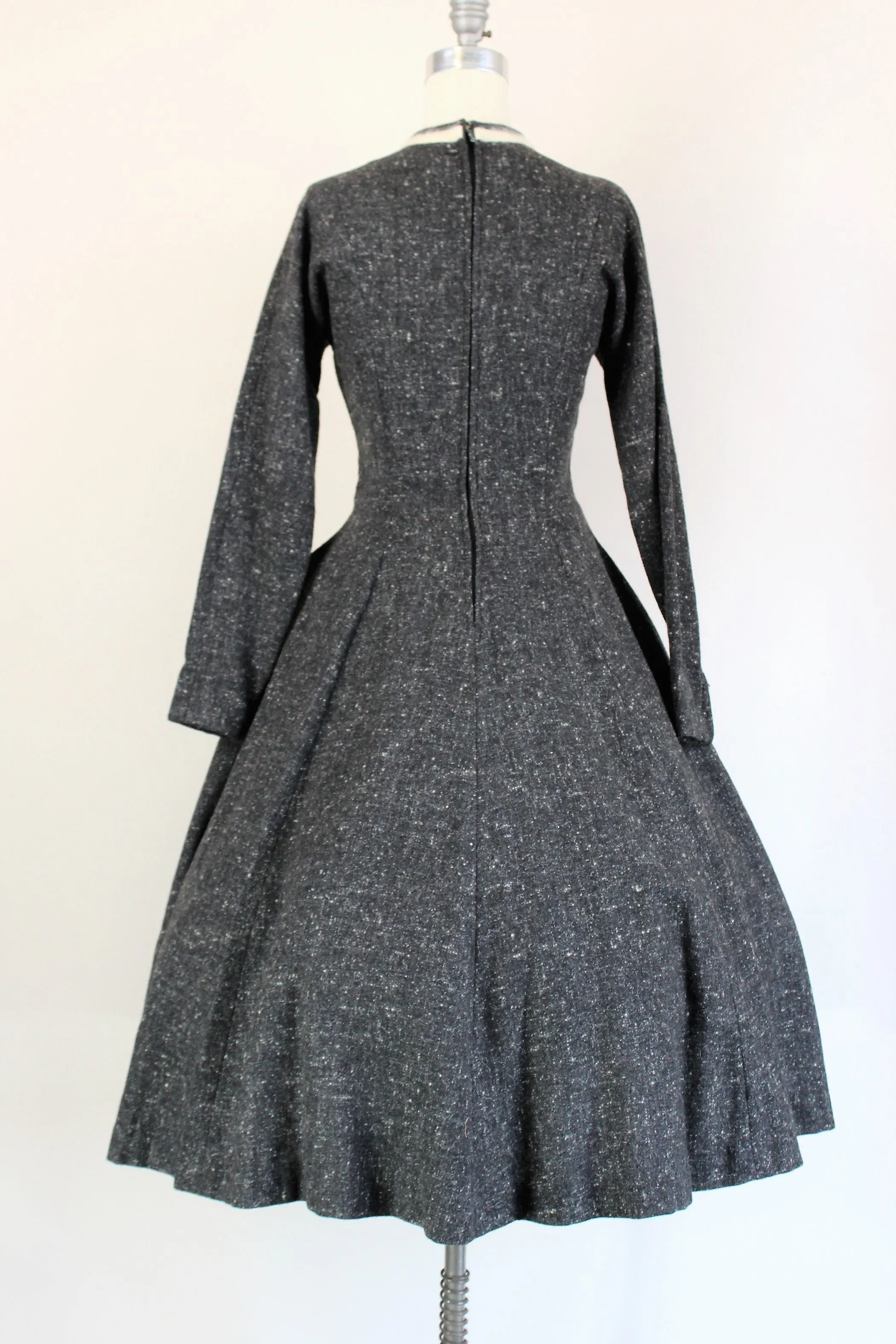 Vintage 1950s Beldon Cann New Look Gray Tweed Dress With Pockets And Angora Trim