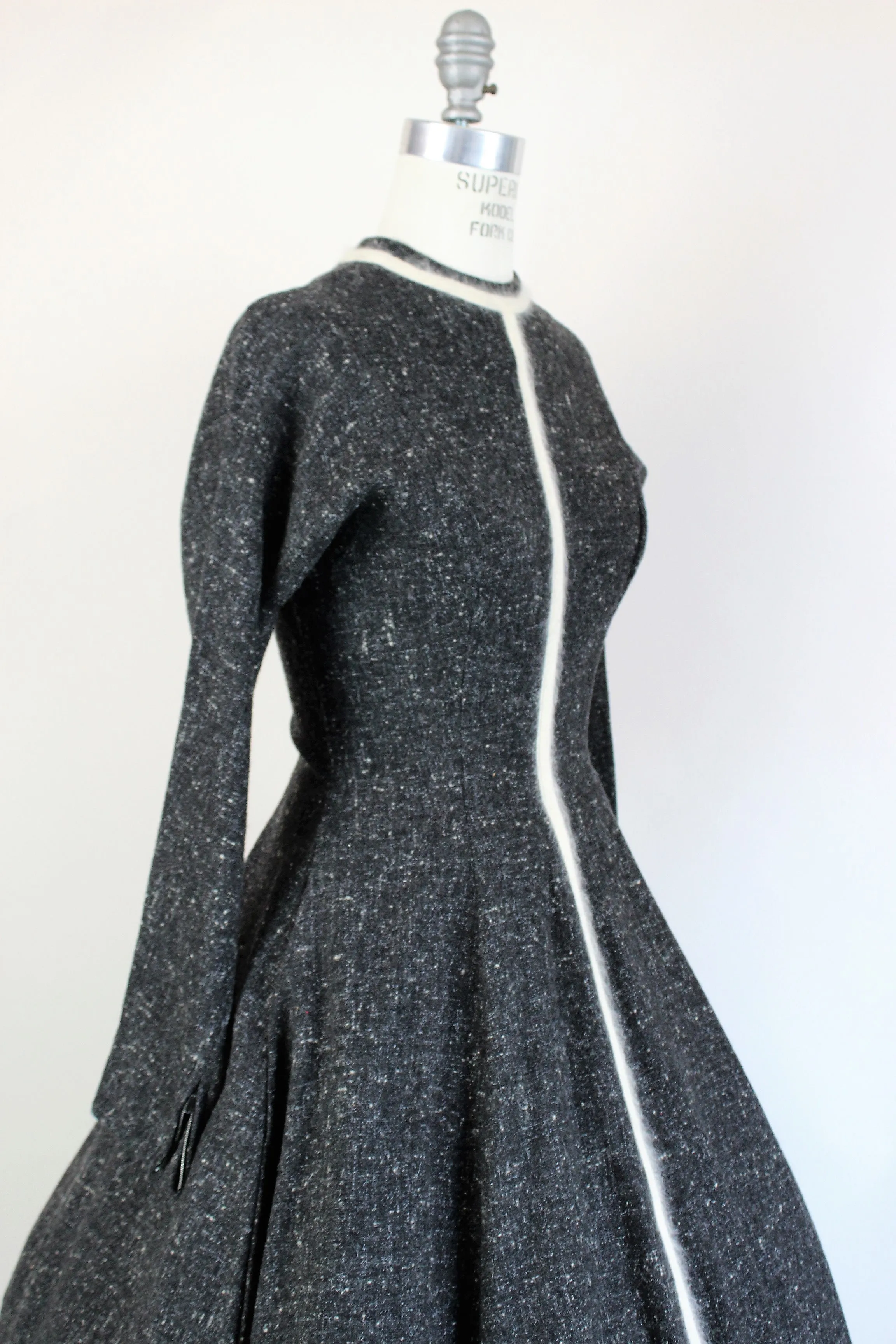 Vintage 1950s Beldon Cann New Look Gray Tweed Dress With Pockets And Angora Trim